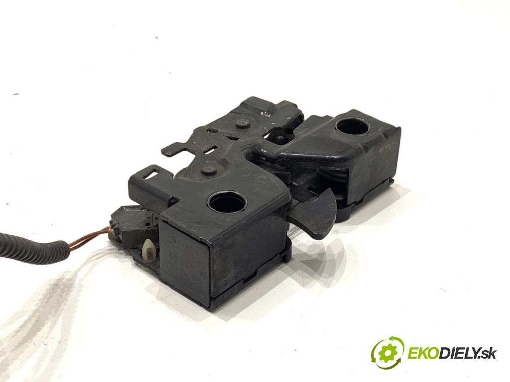 SEAT LEON III liftback 2017 132 kW 1.8 TSI 1798 zámok kapoty predný 5F0823509C