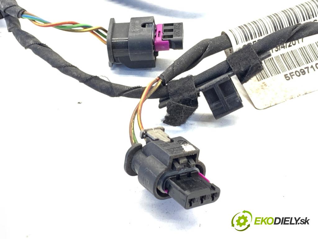 SEAT LEON III liftback 2017 132 kW 1.8 TSI 1798 Káblovačka PDC predný 5F0971095D