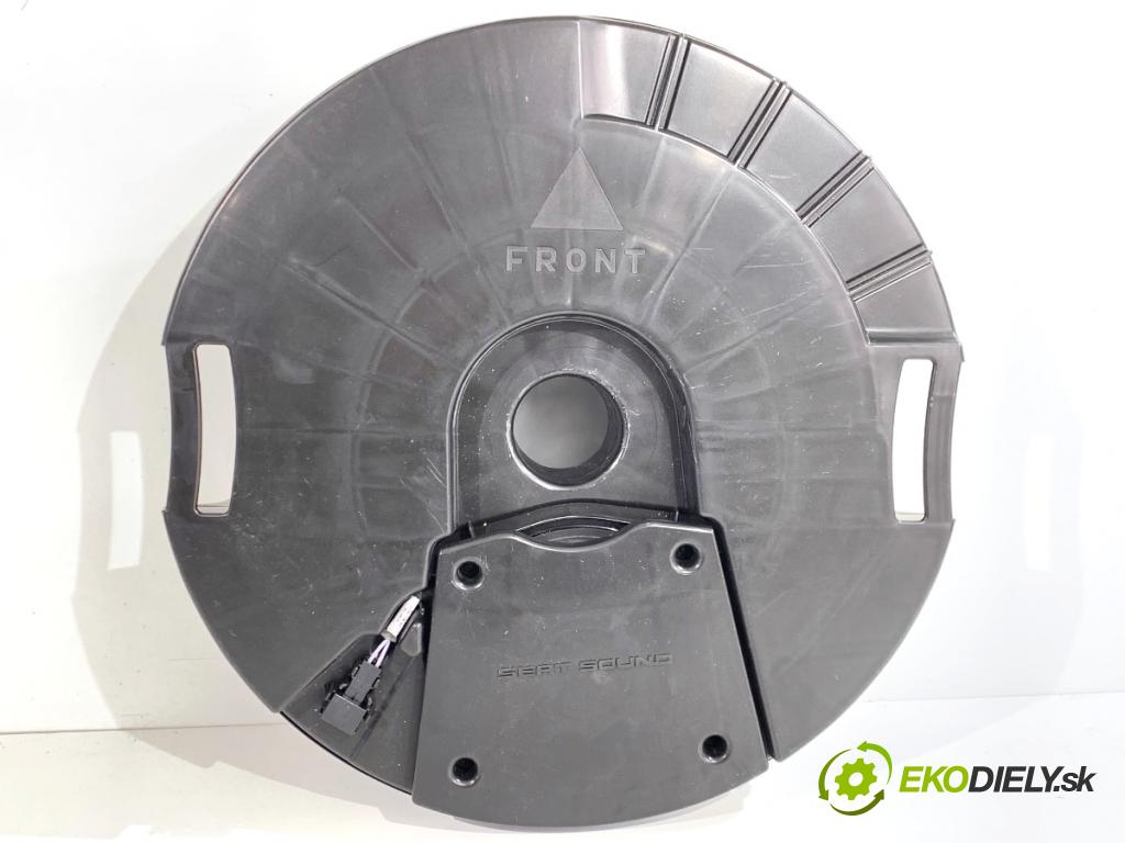 SEAT LEON III liftback 2017 132 kW 1.8 TSI 1798 subwoofer 5F0035382 (Audio zařízení)