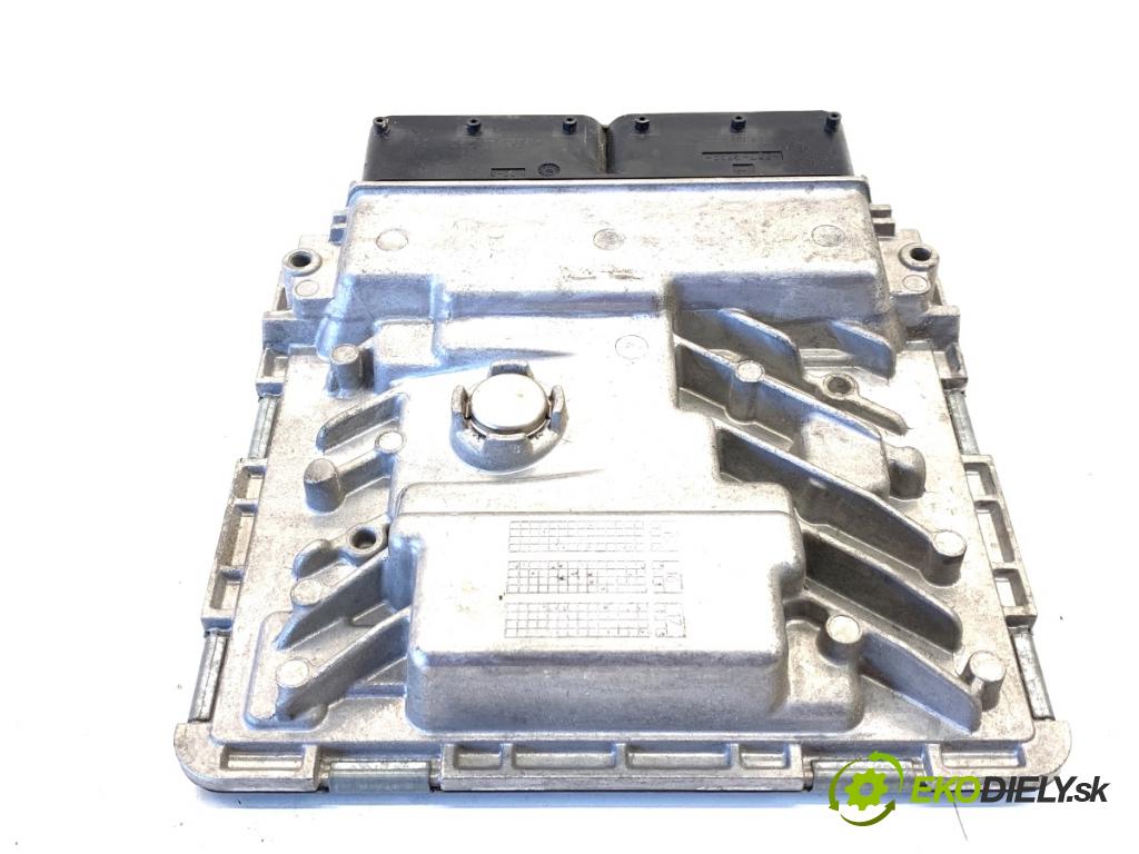 SEAT LEON III liftback 2017 132 kW 1.8 TSI 1798 řídící jednotka motora 06K907425B (Řídicí jednotka)