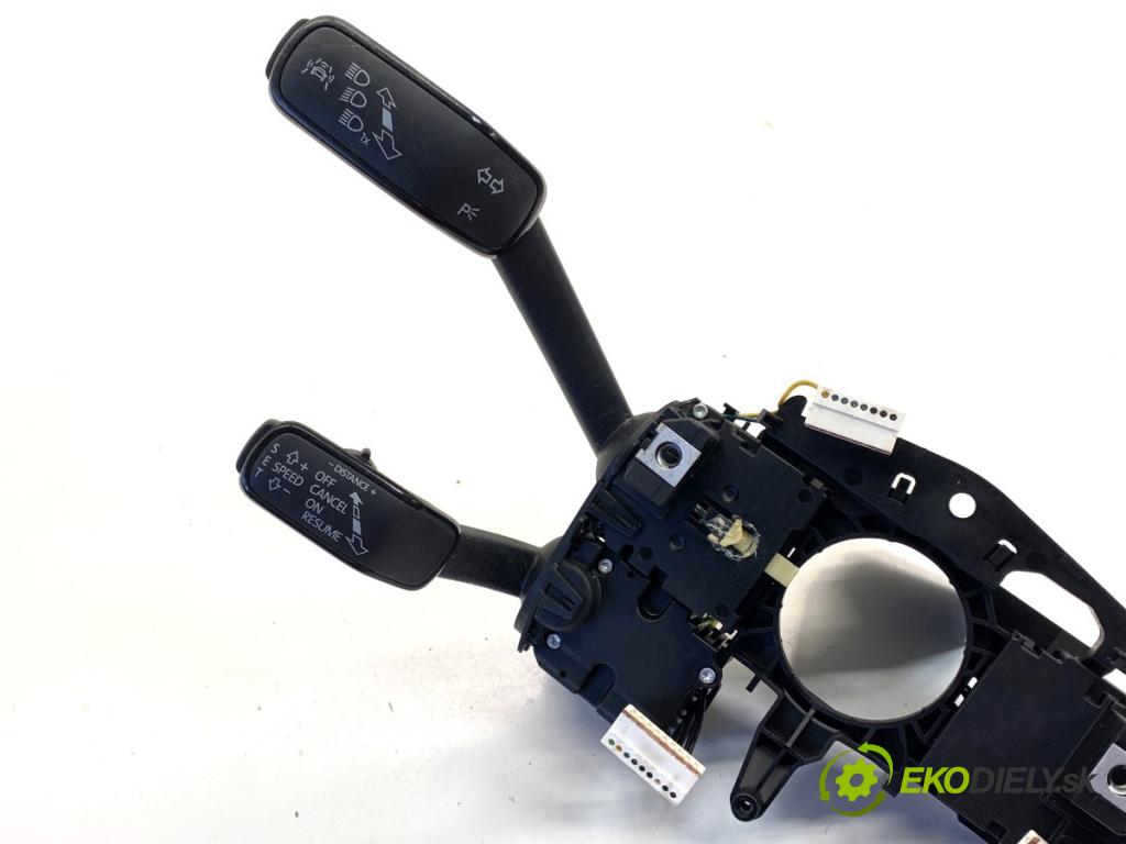SEAT LEON III liftback 2017 132 kW 1.8 TSI 1798 přepínač kombinovaný 5Q0953507JA (Páčky pod volantem)
