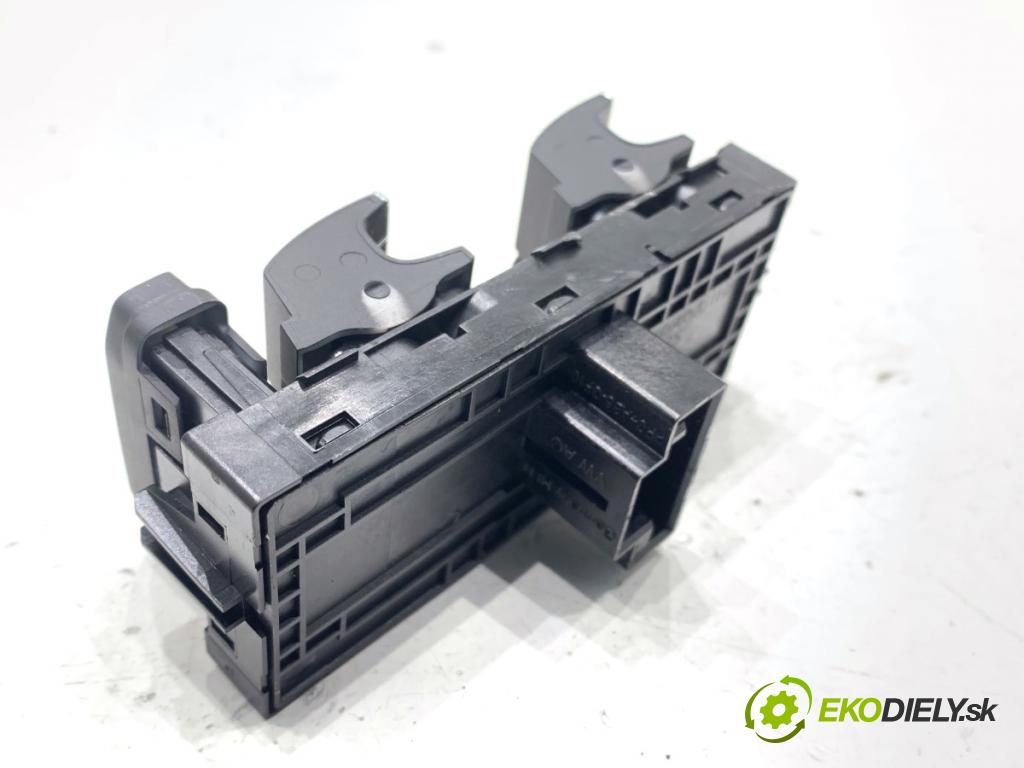 SEAT LEON III liftback 2017 132 kW 1.8 TSI 1798 přepínač oken 5G0959857G (Páčky pod volantem)