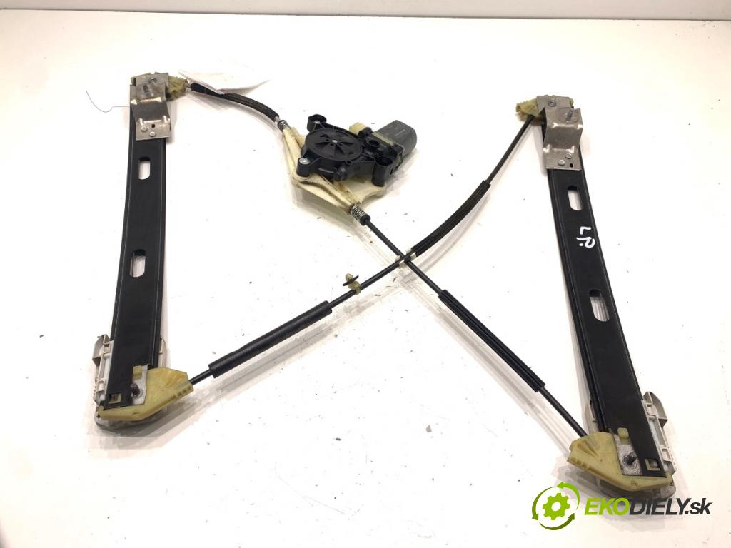 SEAT LEON III liftback 2017 132 kW 1.8 TSI 1798 mechanismus okna levý přední část 5Q0959801B