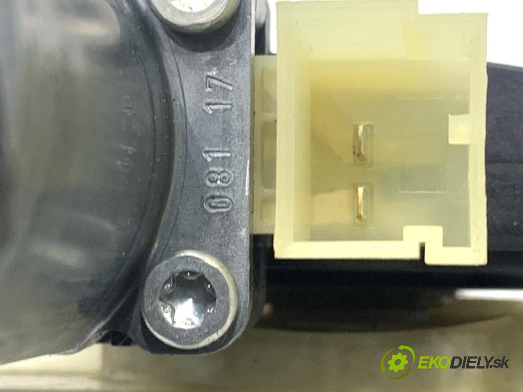 SEAT LEON III liftback 2017 132 kW 1.8 TSI 1798 mechanismus okna levý přední část 5Q0959801B