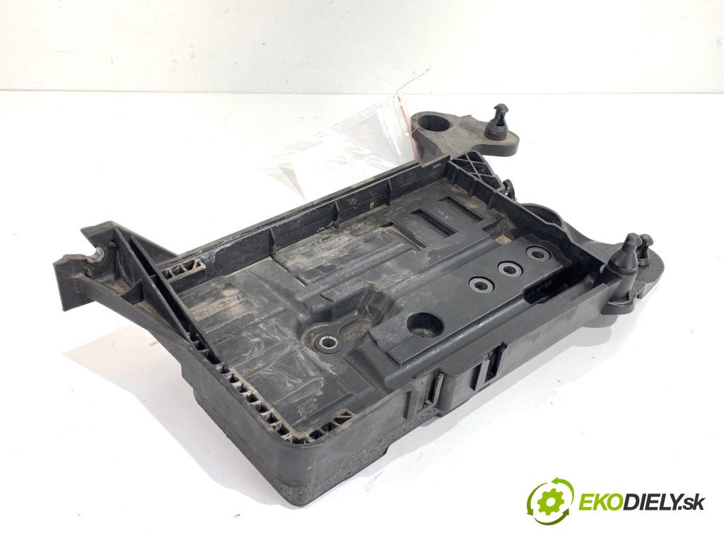 SEAT LEON III liftback 2017 132 kW 1.8 TSI 1798 obal akumulátora 5Q0915321J