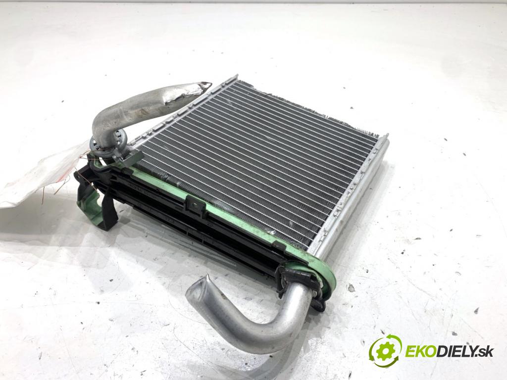 SEAT LEON III liftback 2017 132 kW 1.8 TSI 1798 topné těleso radiátor topení 5Q0819031 (Radiátor topení)