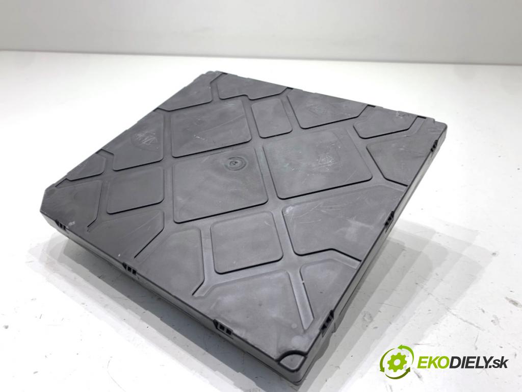 SEAT LEON III liftback 2017 132 kW 1.8 TSI 1798 Modul komfortu 5Q0937084CG (Modul komfortu)