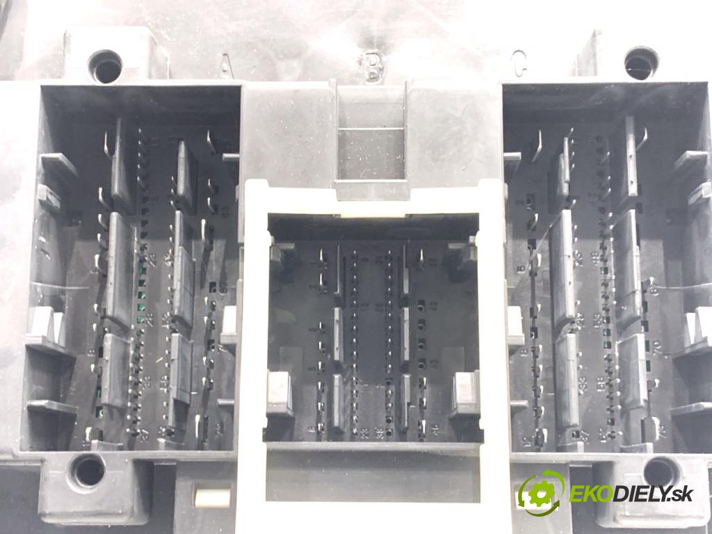 SEAT LEON III liftback 2017 132 kW 1.8 TSI 1798 Modul komfortu 5Q0937084CG (Modul komfortu)