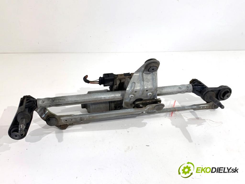 SEAT LEON III liftback 2017 132 kW 1.8 TSI 1798 mechanismus stěračů přední část 5F1955119A (Motorek stěračů přední)