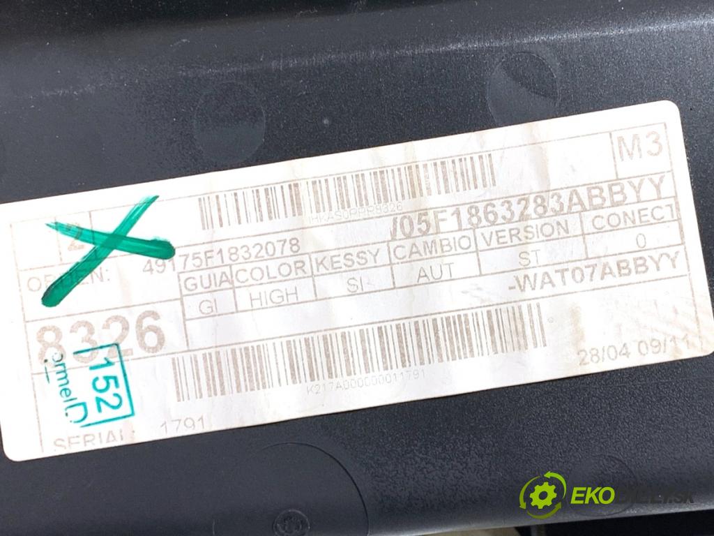 SEAT LEON III liftback 2017 132 kW 1.8 TSI 1798 lišty kryt 5F1820901D 5F1858061A (Lišta)