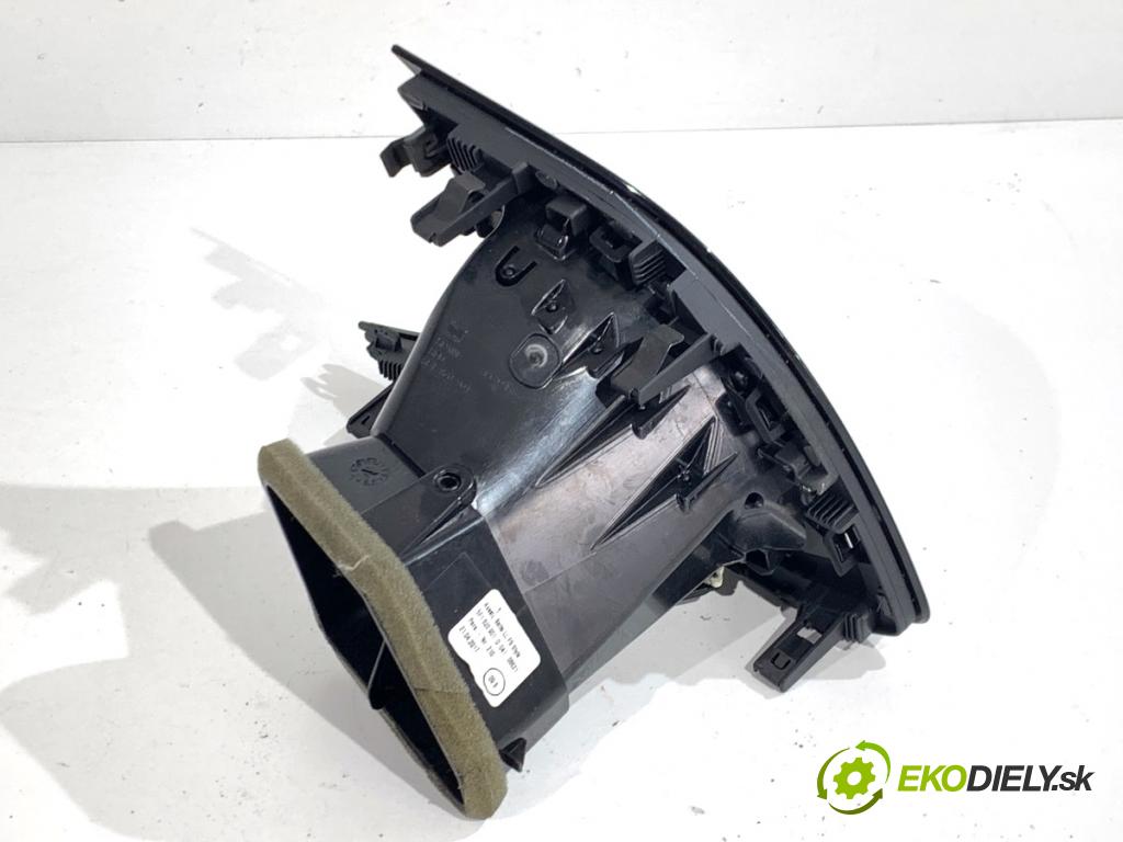 SEAT LEON III liftback 2017 132 kW 1.8 TSI 1798 lišty kryt 5F1820901D 5F1858061A (Lišta)