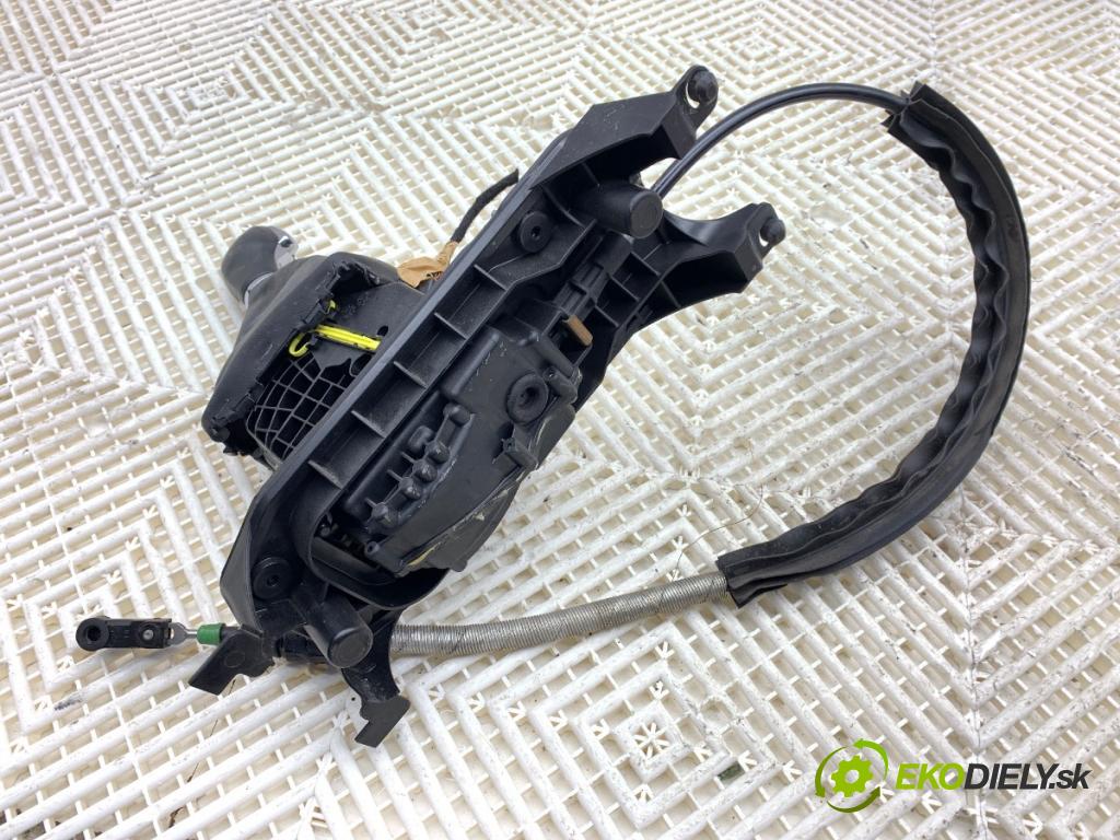 SEAT LEON III liftback 2017 132 kW 1.8 TSI 1798 Kulisa 5Q1713025R (Rýchlostná páka (kulisa))