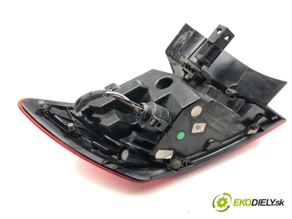 SEAT LEON III liftback 2017 132 kW 1.8 TSI 1798 Svetlo pravy zad 5F0945208F