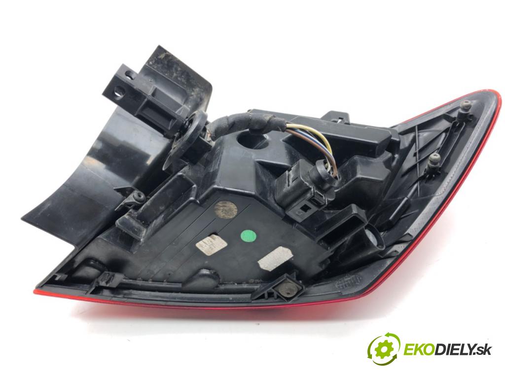 SEAT LEON III liftback 2017 132 kW 1.8 TSI 1798 Svetlo ľavy zad 5F0945208F