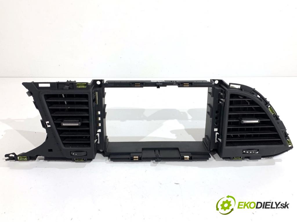 SEAT LEON III liftback 2017 132 kW 1.8 TSI 1798 mří topení přední část 5F1820951