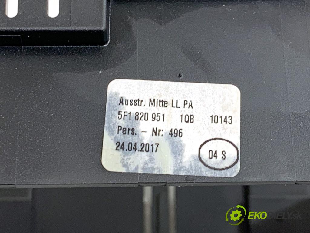 SEAT LEON III liftback 2017 132 kW 1.8 TSI 1798 mří topení přední část 5F1820951