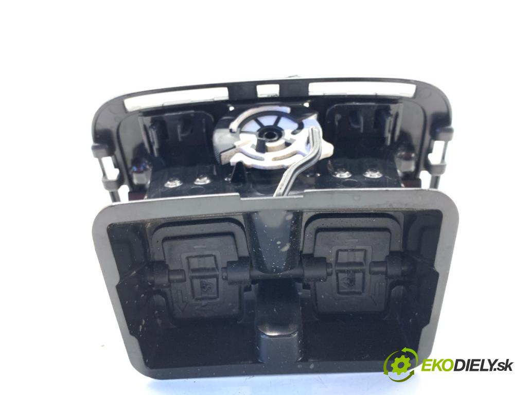 SEAT LEON III liftback 2017 132 kW 1.8 TSI 1798 mří topení zadní část 5F0864298