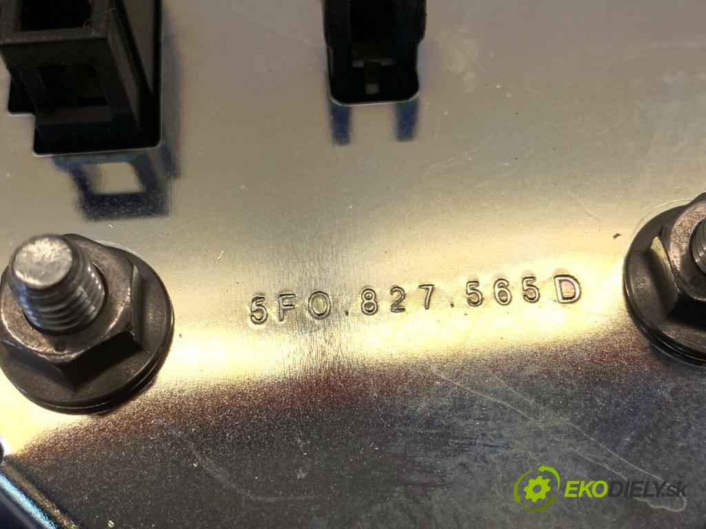 SEAT LEON III liftback 2017 132 kW 1.8 TSI 1798 Kľučka dverí zad 5F0827565D