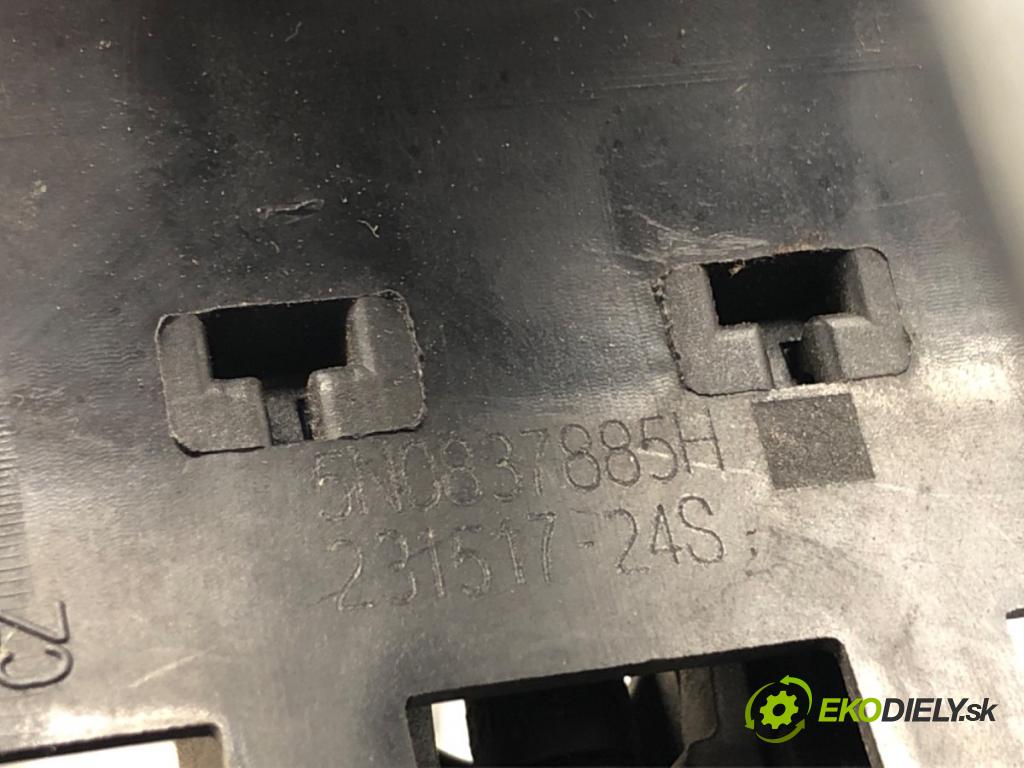 SEAT LEON III liftback 2017 132 kW 1.8 TSI 1798 klika vnejší levý přední část