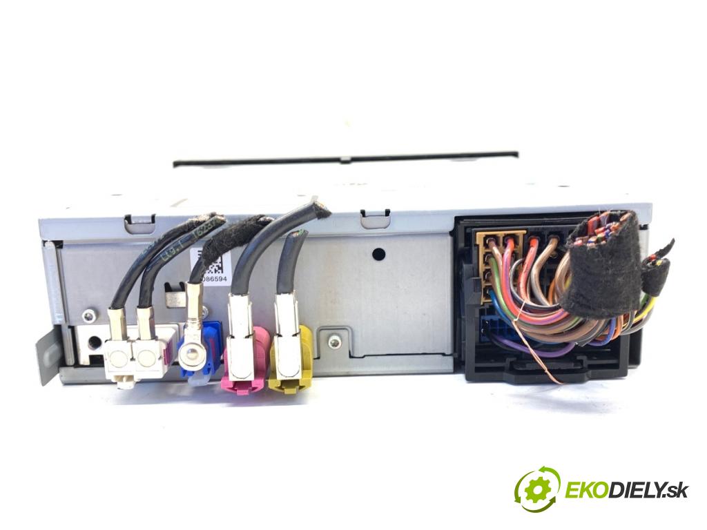 SEAT LEON III liftback 2017 132 kW 1.8 TSI 1798 CZYTNIK navigace 5QA035846A (Elektrosoučásti ostatní)