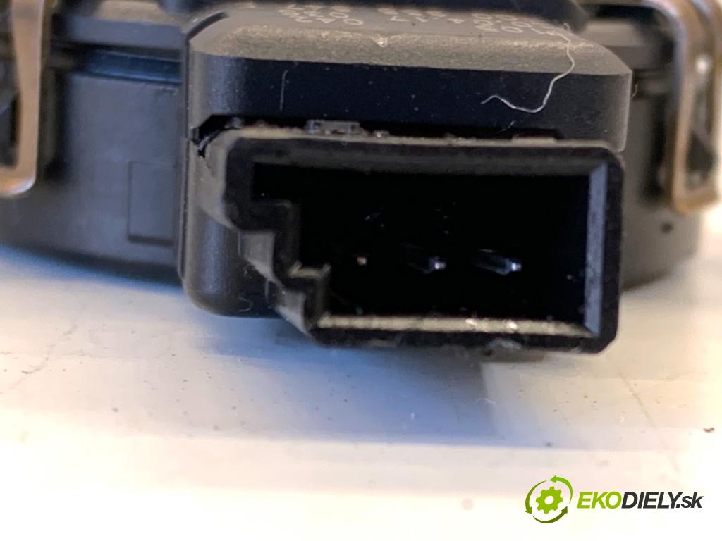 SEAT LEON III liftback 2017 132 kW 1.8 TSI 1798 snímač deště 5Q0955547B (Snímač deště)