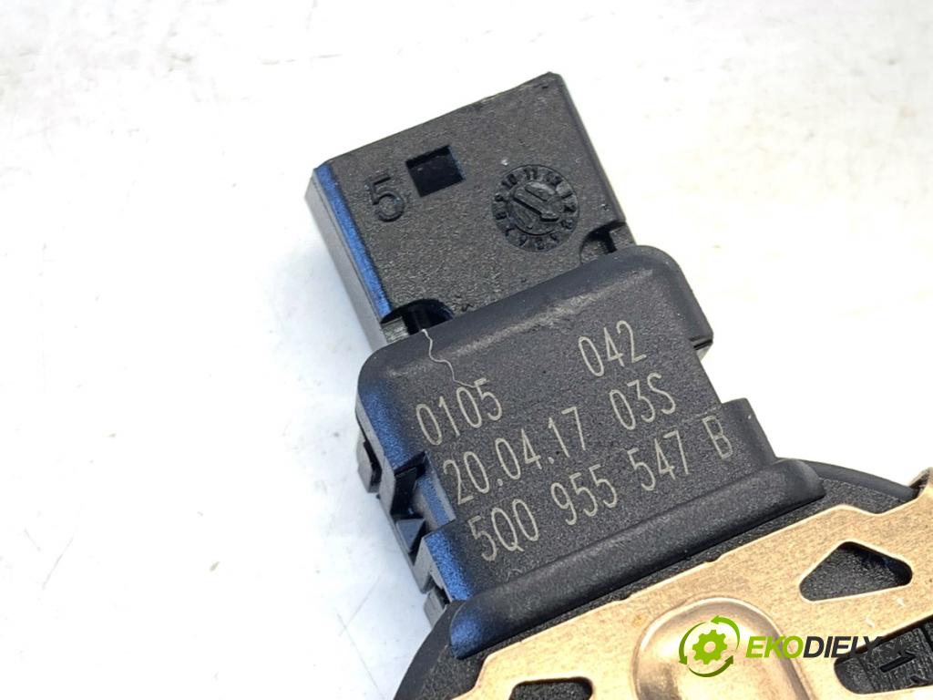 SEAT LEON III liftback 2017 132 kW 1.8 TSI 1798 snímač deště 5Q0955547B (Snímač deště)