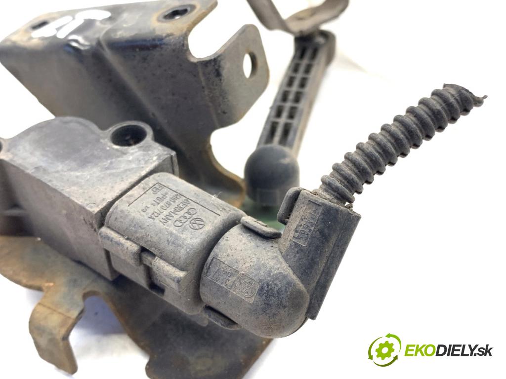 SEAT LEON III liftback 2017 132 kW 1.8 TSI 1798 Snímač XENON zad ľavy 5Q0512521J