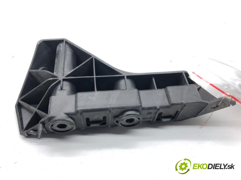 SEAT LEON III liftback 2017 132 kW 1.8 TSI 1798 úchyt nárazníka levý přední část 5F0807183A