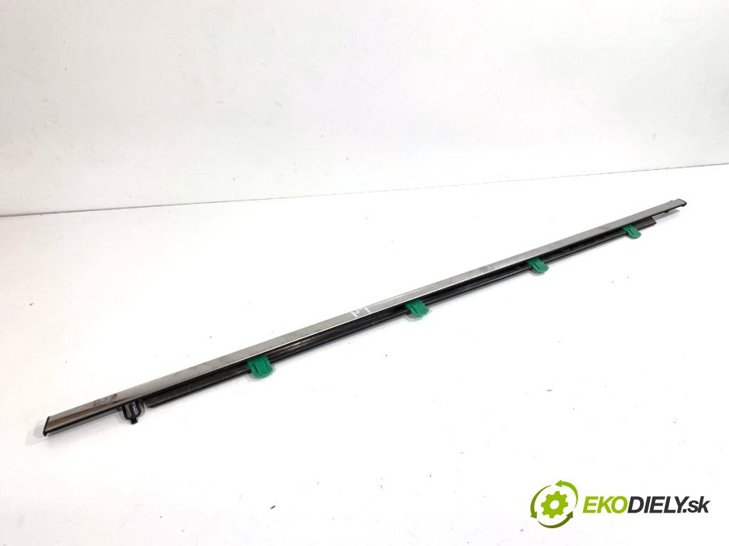 HONDA CR-V IV SUV 2016 118 kW 1.6 i-DTEC 4WD (RE6) 1597 Lišta Sbírání: zad pravy