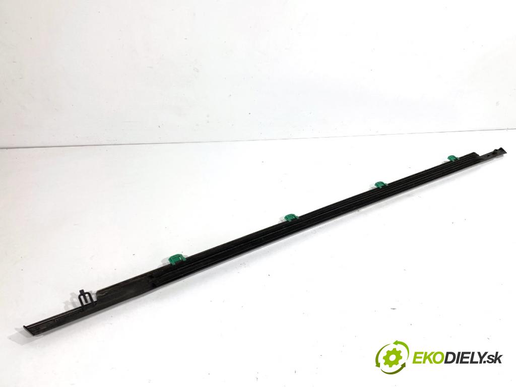 HONDA CR-V IV SUV 2016 118 kW 1.6 i-DTEC 4WD (RE6) 1597 Lišta Sbírání: zad pravy