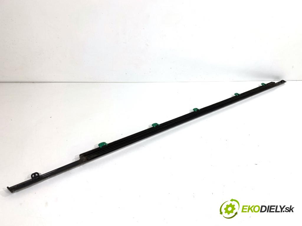 HONDA CR-V IV SUV 2016 118 kW 1.6 i-DTEC 4WD (RE6) 1597 lišta Sbírání: přední část levý