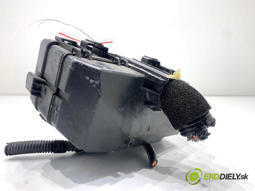 HONDA CR-V IV SUV 2016 118 kW 1.6 i-DTEC 4WD (RE6) 1597 skříňka poistková  (Pojistková skříňka)