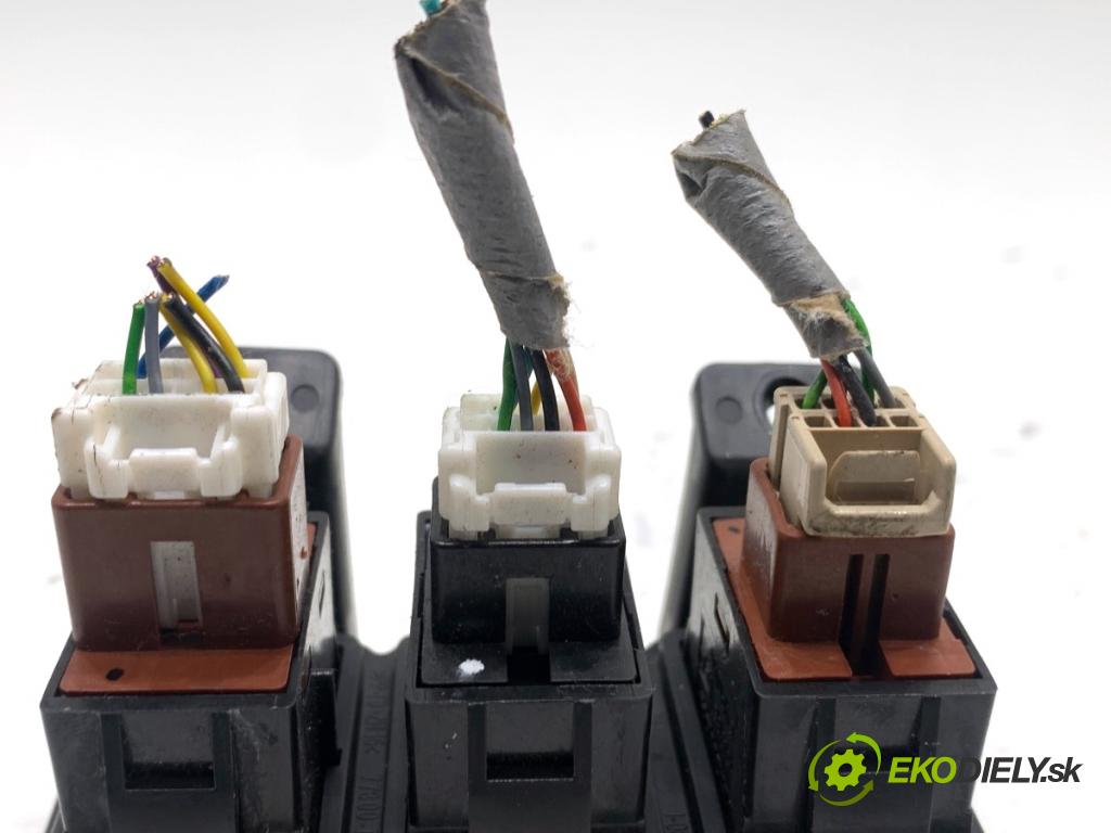 HONDA CR-V IV SUV 2016 118 kW 1.6 i-DTEC 4WD (RE6) 1597 Panel Prepínač PDC M50786