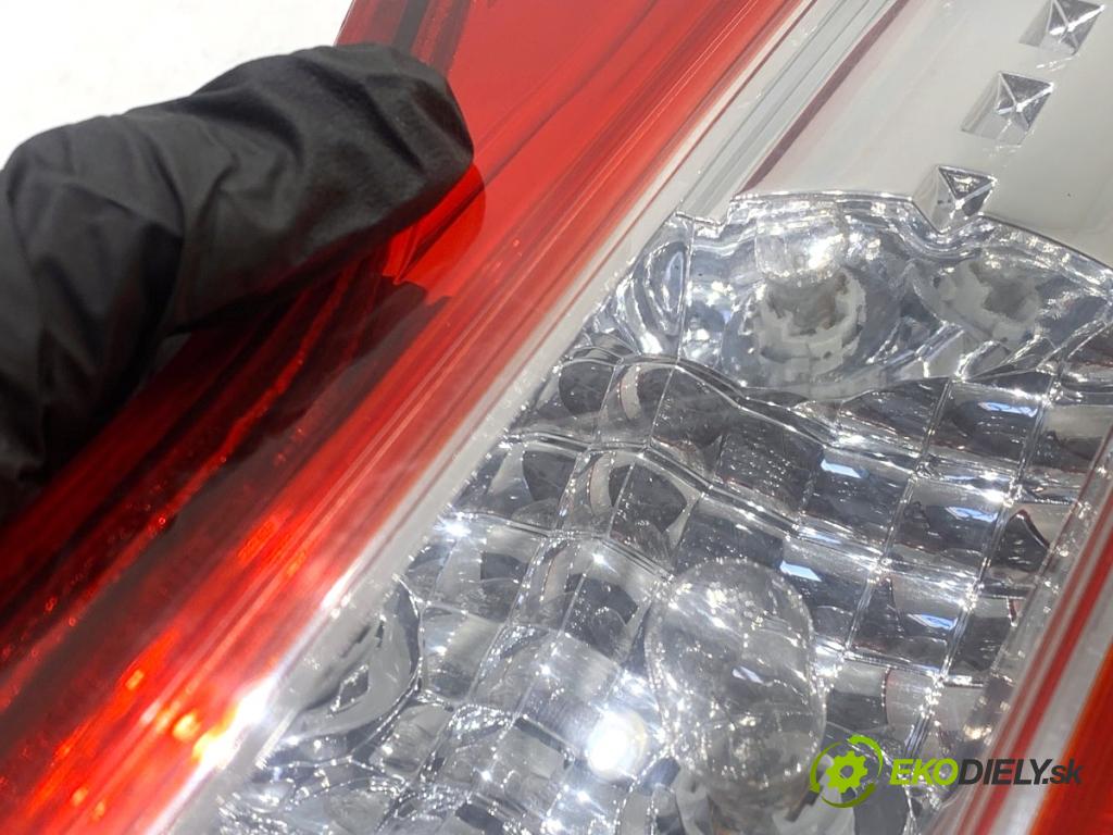 RENAULT KOLEOS I SUV 2012 110 kW 2.0 dCi (HY0K) 1995 světlo zadní část levá strana vnitřní 26555-JY05A (Klika dveří ostatní)