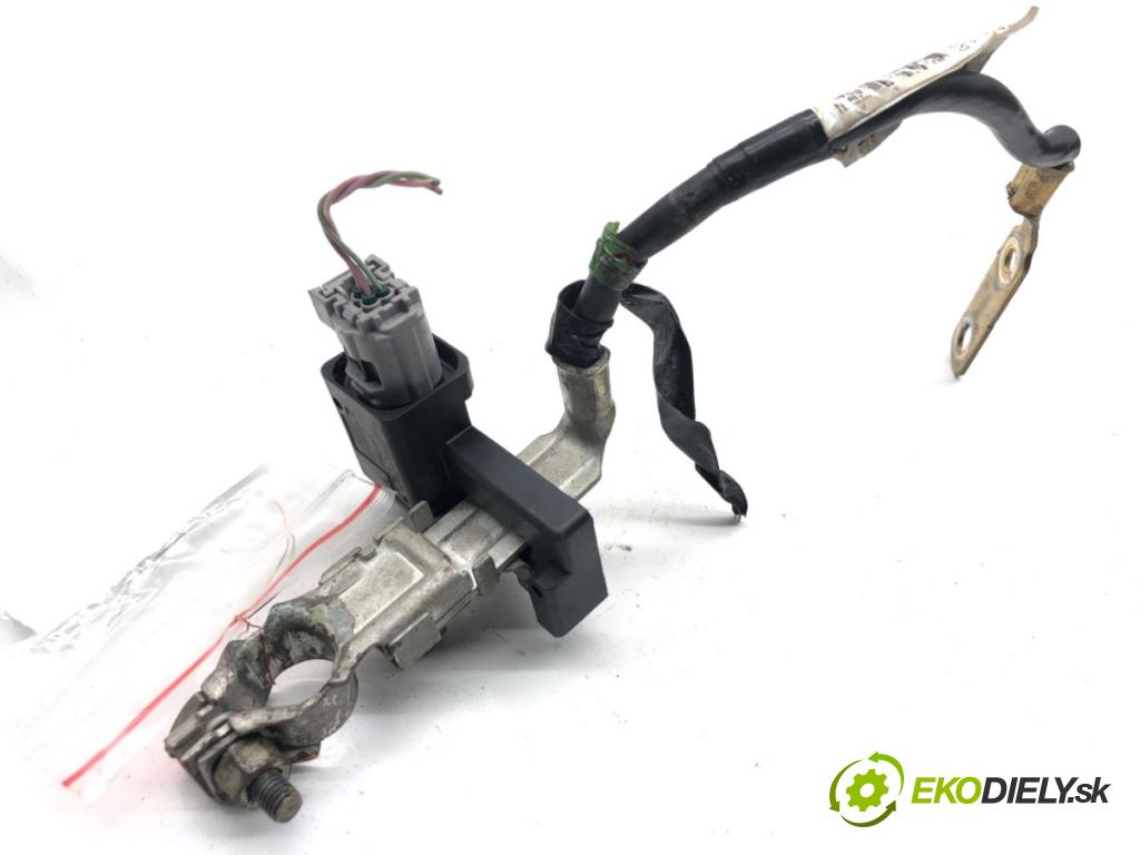 INFINITI Q50 sedan 2014 268 kW 50 Hybrid AWD 3498 svorka MINUS 1765956055