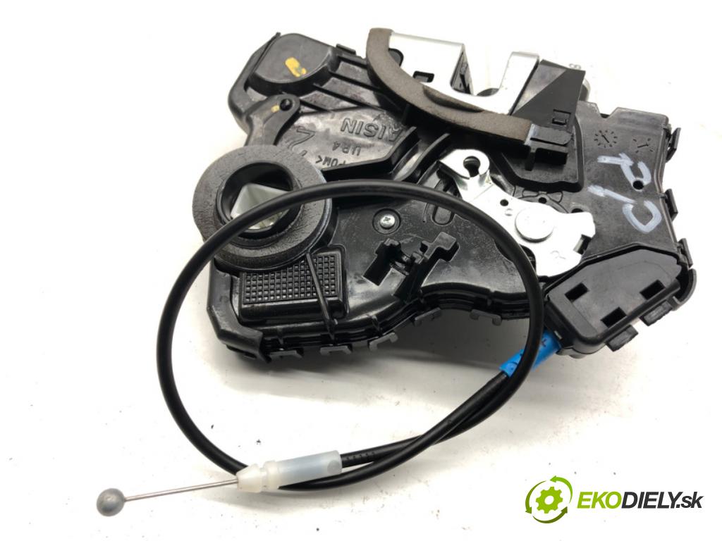 TOYOTA AURIS II liftback 2017 73 kW 1.8 Hybrid (ZWE186_) 1798 zámok dveře pravý přední část