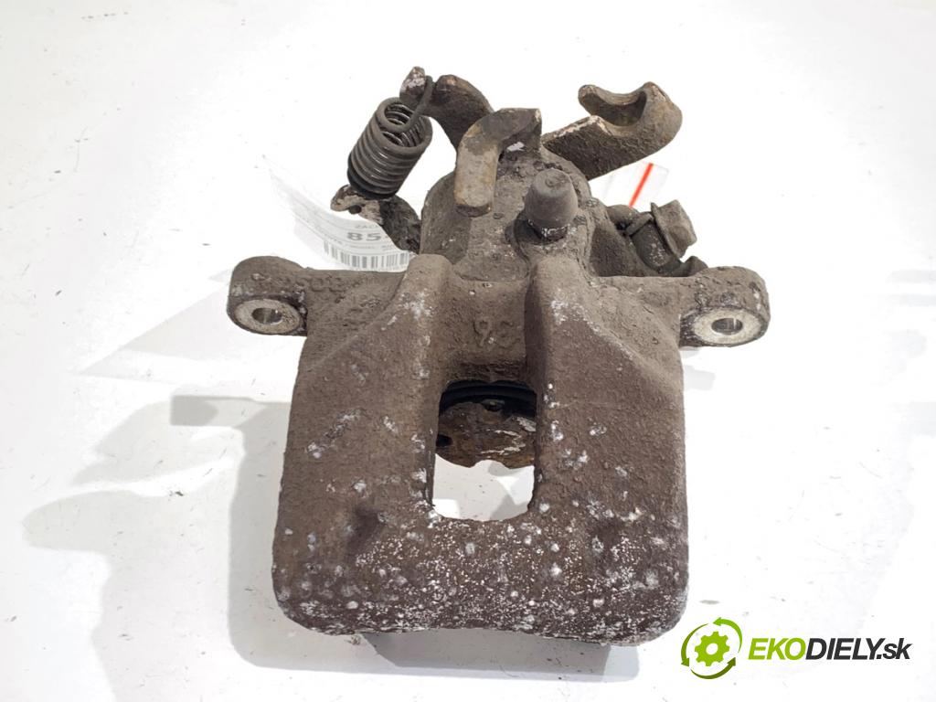 TOYOTA AURIS II liftback 2017 73 kW 1.8 Hybrid (ZWE186_) 1798 brzdič třmen pravý zadní část 