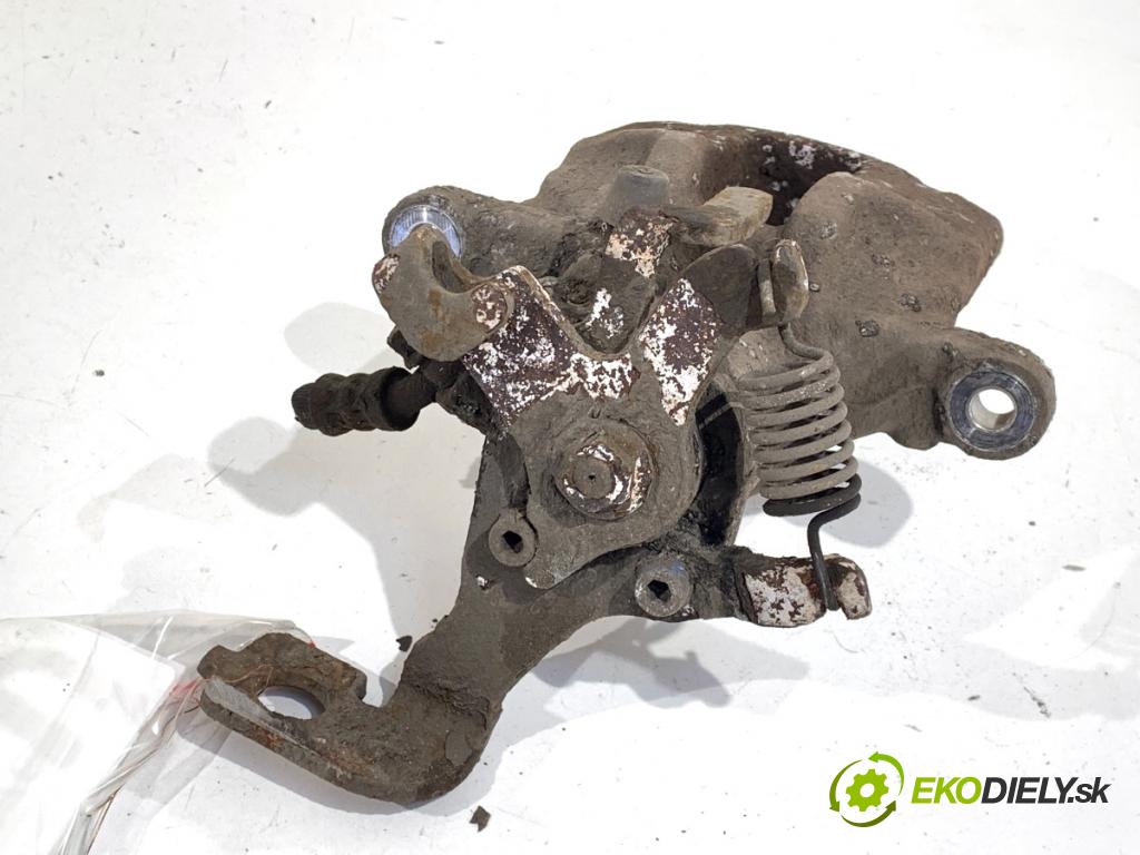 TOYOTA AURIS II liftback 2017 73 kW 1.8 Hybrid (ZWE186_) 1798 brzdič třmen pravý zadní část