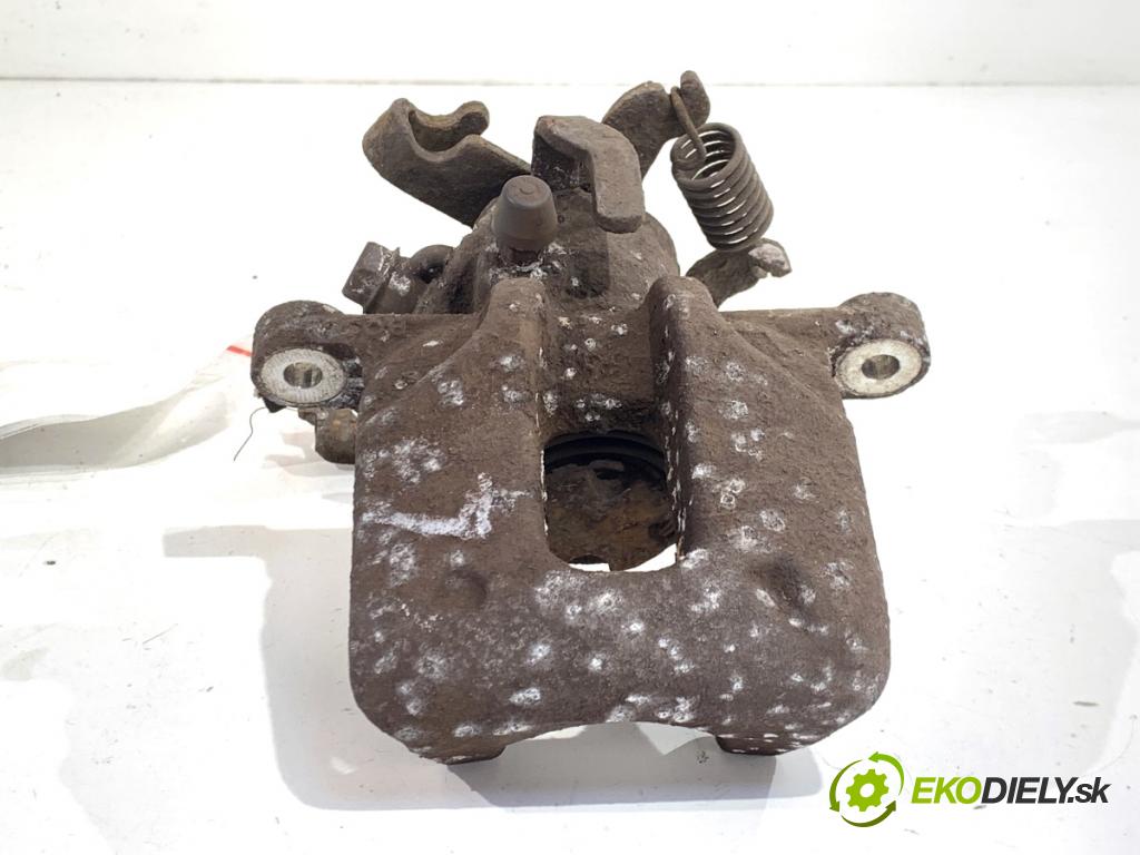 TOYOTA AURIS II liftback 2017 73 kW 1.8 Hybrid (ZWE186_) 1798 brzdič třmen levý zadní část 