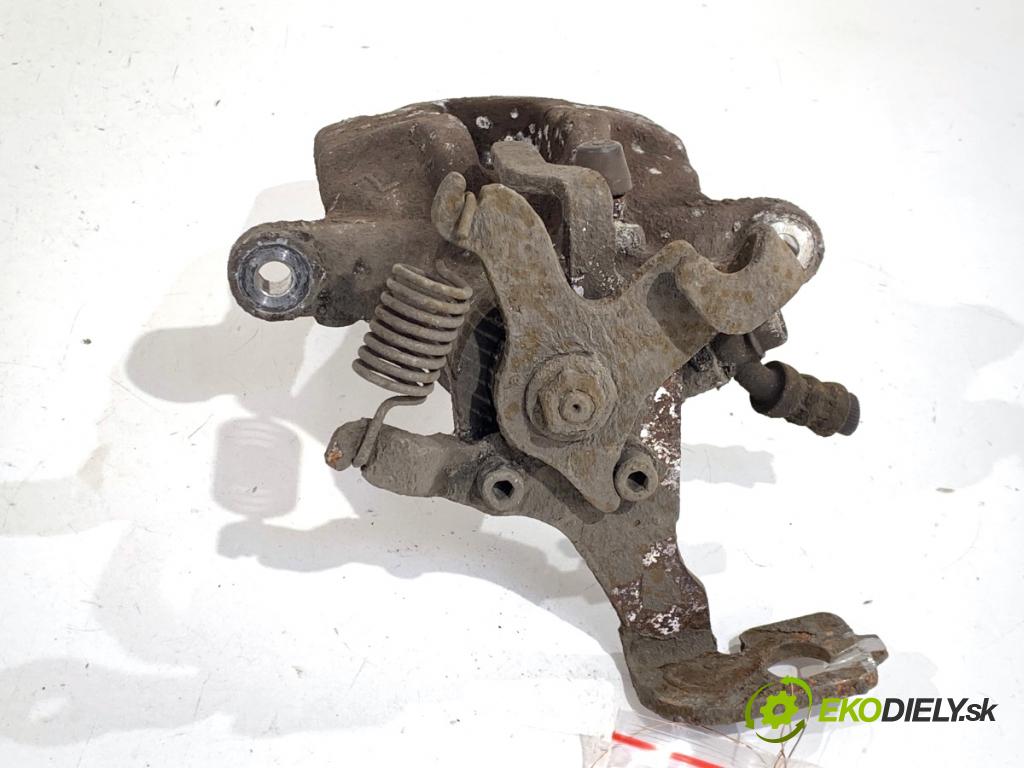 TOYOTA AURIS II liftback 2017 73 kW 1.8 Hybrid (ZWE186_) 1798 brzdič třmen levý zadní část