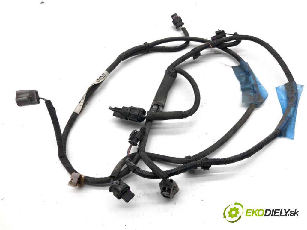 TOYOTA AURIS II liftback 2017 73 kW 1.8 Hybrid (ZWE186_) 1798 káblovačka PDC zadní část