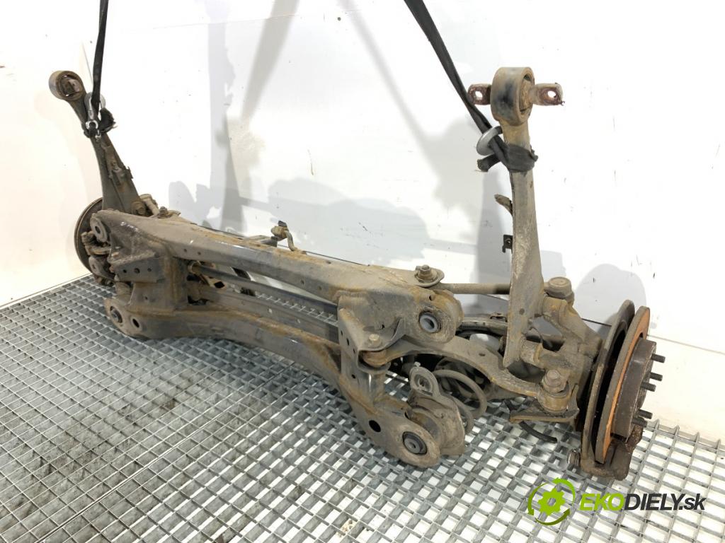 TOYOTA AURIS II liftback 2017 73 kW 1.8 Hybrid (ZWE186_) 1798 Výstuha zad