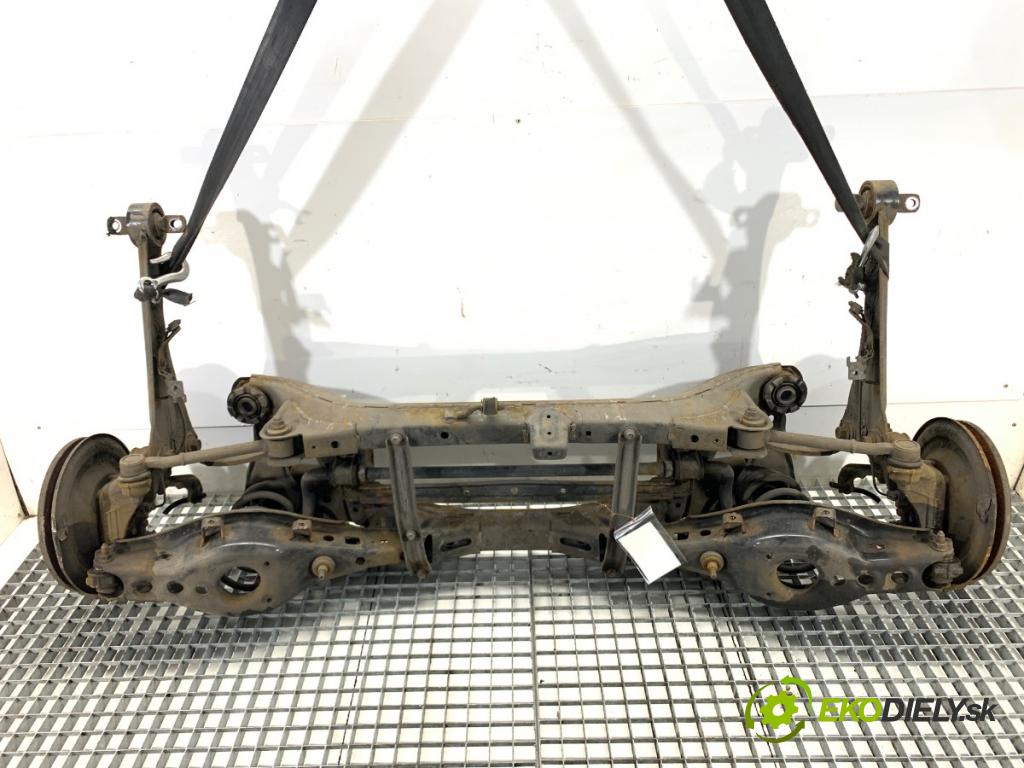 TOYOTA AURIS II liftback 2017 73 kW 1.8 Hybrid (ZWE186_) 1798 Výstuha zad