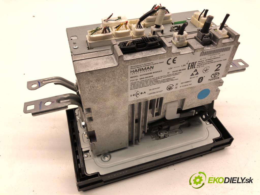 TOYOTA AURIS II liftback 2017 73 kW 1.8 Hybrid (ZWE186_) 1798 RADIO 86840-0F020 (Audio zariadenie)