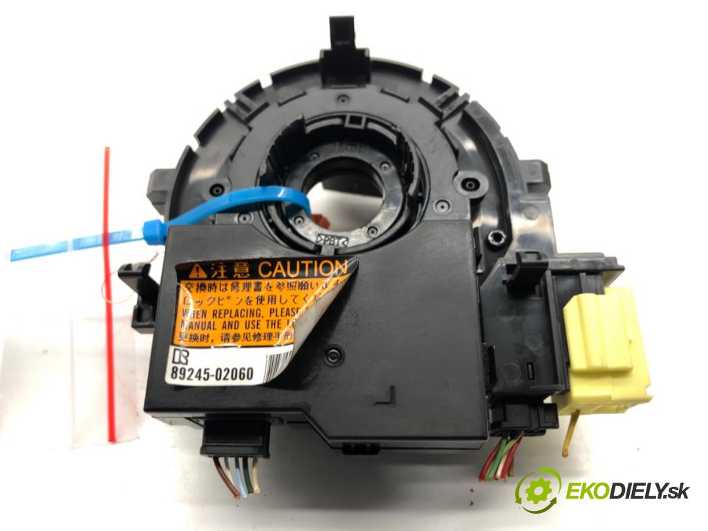 TOYOTA AURIS II liftback 2017 73 kW 1.8 Hybrid (ZWE186_) 1798 kroužek slimák airbag 89245-02060 (Airbag)