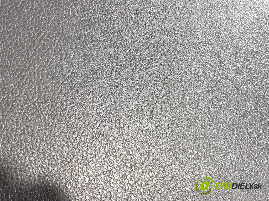 TOYOTA AURIS II liftback 2017 73 kW 1.8 Hybrid (ZWE186_) 1798 Priehradka, kastlík spolujazdca  (Priehradka (kastlík))