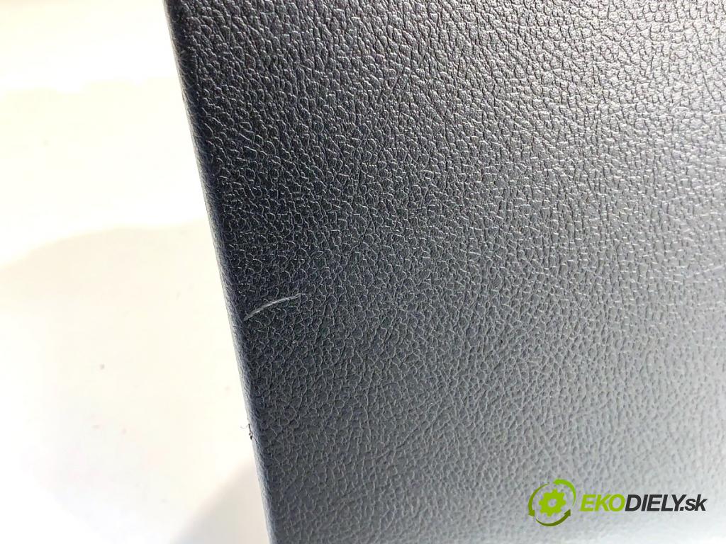 TOYOTA AURIS II liftback 2017 73 kW 1.8 Hybrid (ZWE186_) 1798 Priehradka, kastlík spolujazdca  (Priehradka (kastlík))