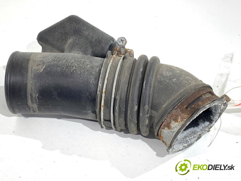 TOYOTA AURIS II liftback 2017 73 kW 1.8 Hybrid (ZWE186_) 1798 Rúra vzduchu 17880-0T050