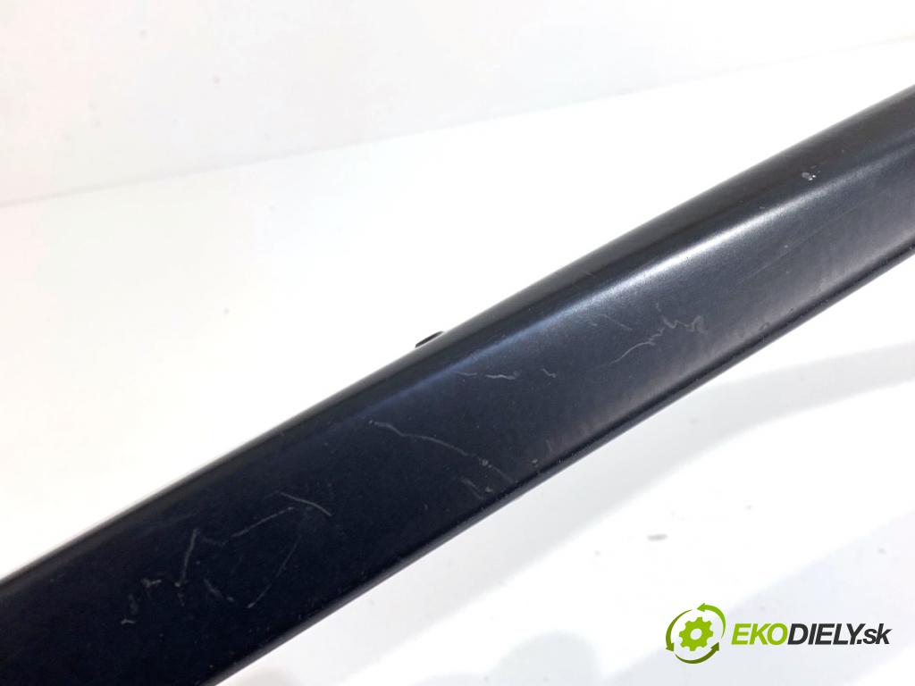 TOYOTA AURIS II liftback 2017 73 kW 1.8 Hybrid (ZWE186_) 1798 ramena stěrače přední část