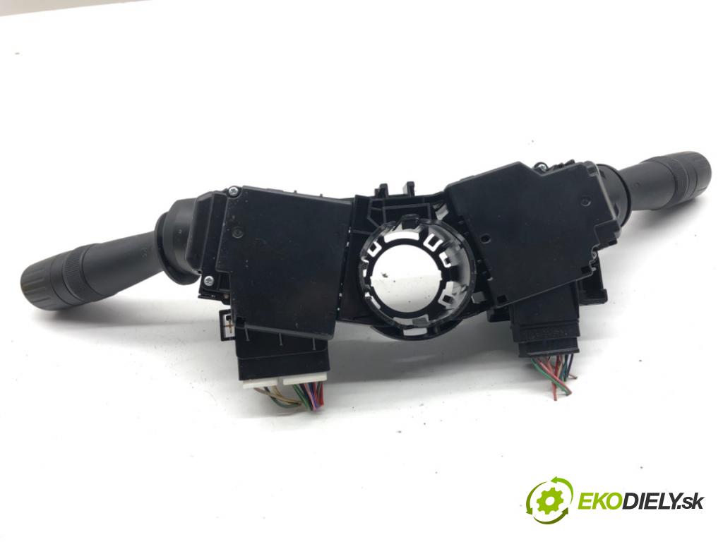 TOYOTA AURIS II liftback 2017 73 kW 1.8 Hybrid (ZWE186_) 1798 přepínač kombinovaný 0272017F852 (Páčky pod volantem)